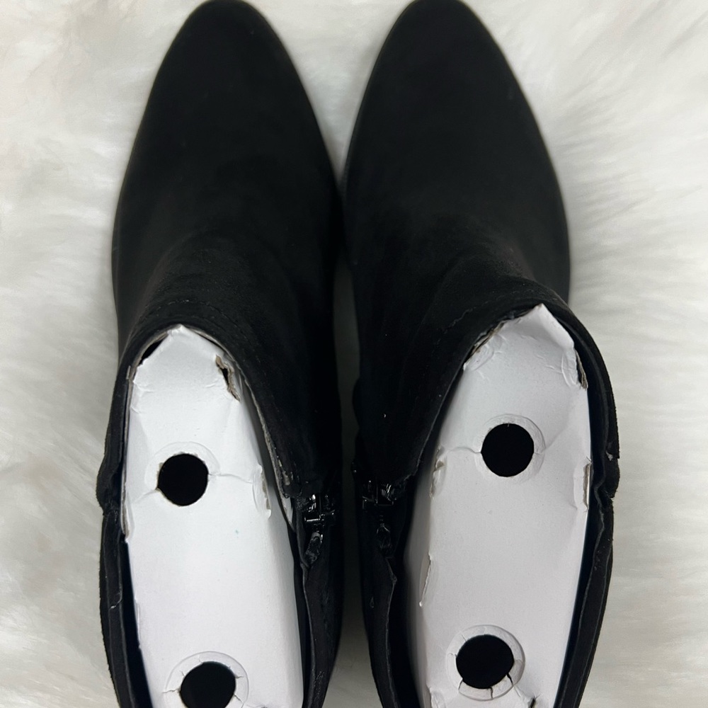 New Qupid Rager booties in size 8.